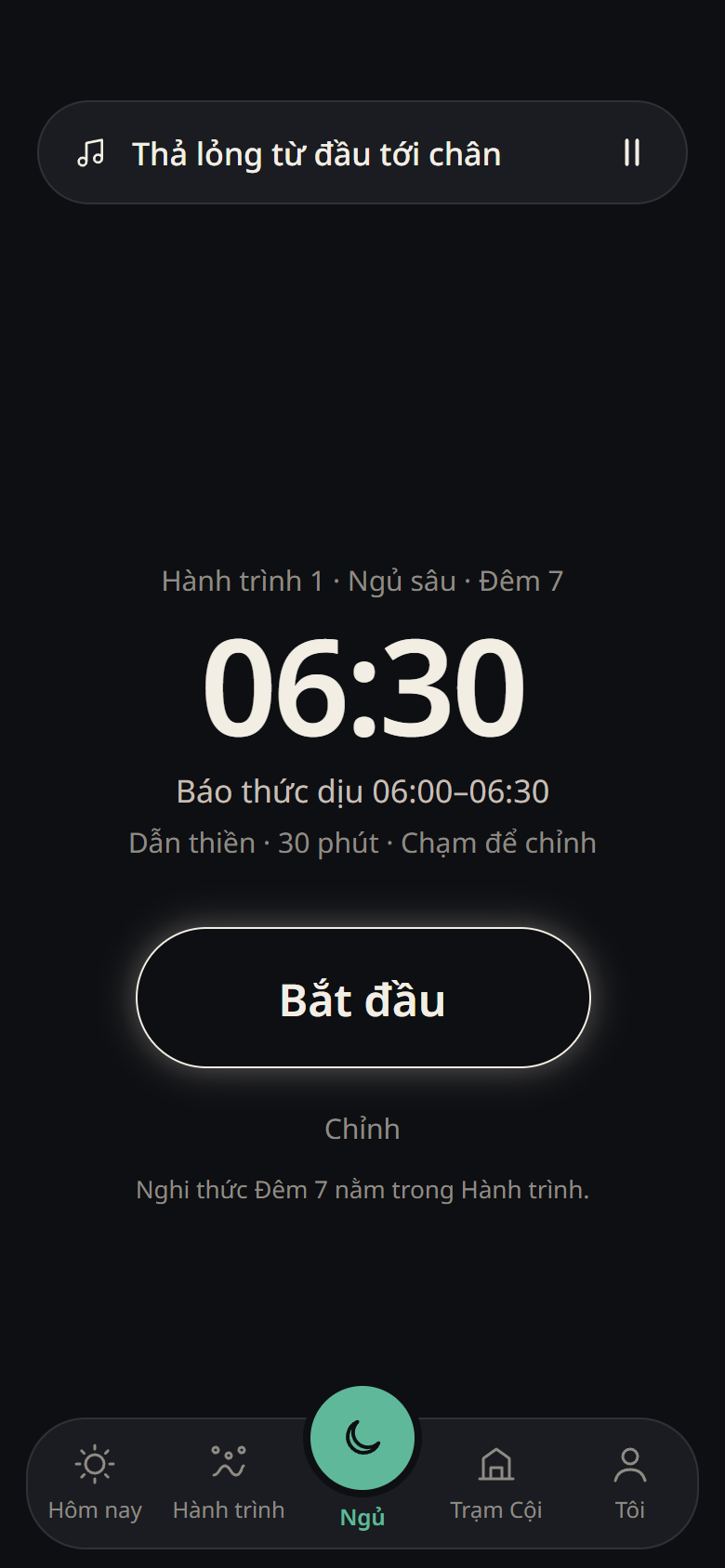 Màn Ngủ của app Cội: giờ báo thức dịu và nút Bắt đầu trên nền tối